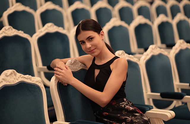 Alexandra-Dovgan-©-Irina-Schymchak-3